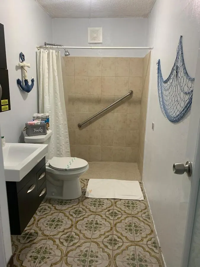 Levittown Lakes Apartment